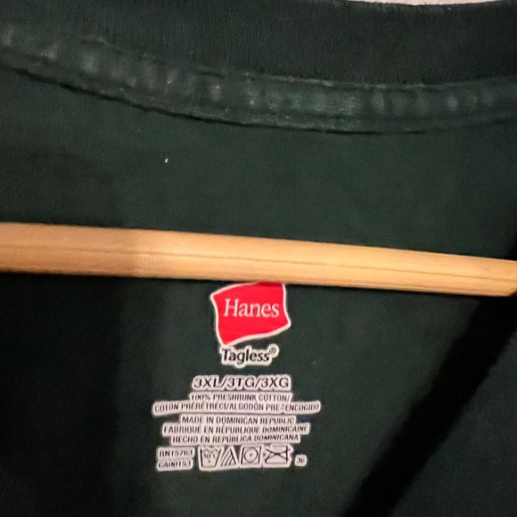 Elf inspired holiday T-shirt 3x dark green - Picture 2 of 3